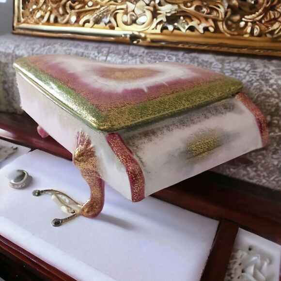Baby Grand Piano Trinket Dish Box Handpainted ARDALT JAPAN Porcelain Gold Tone. - Picture 16 of 16